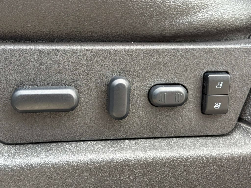 Used 2014 Ford F150 Lariat w/ Lariat Chrome Package AWD/4WD image 20