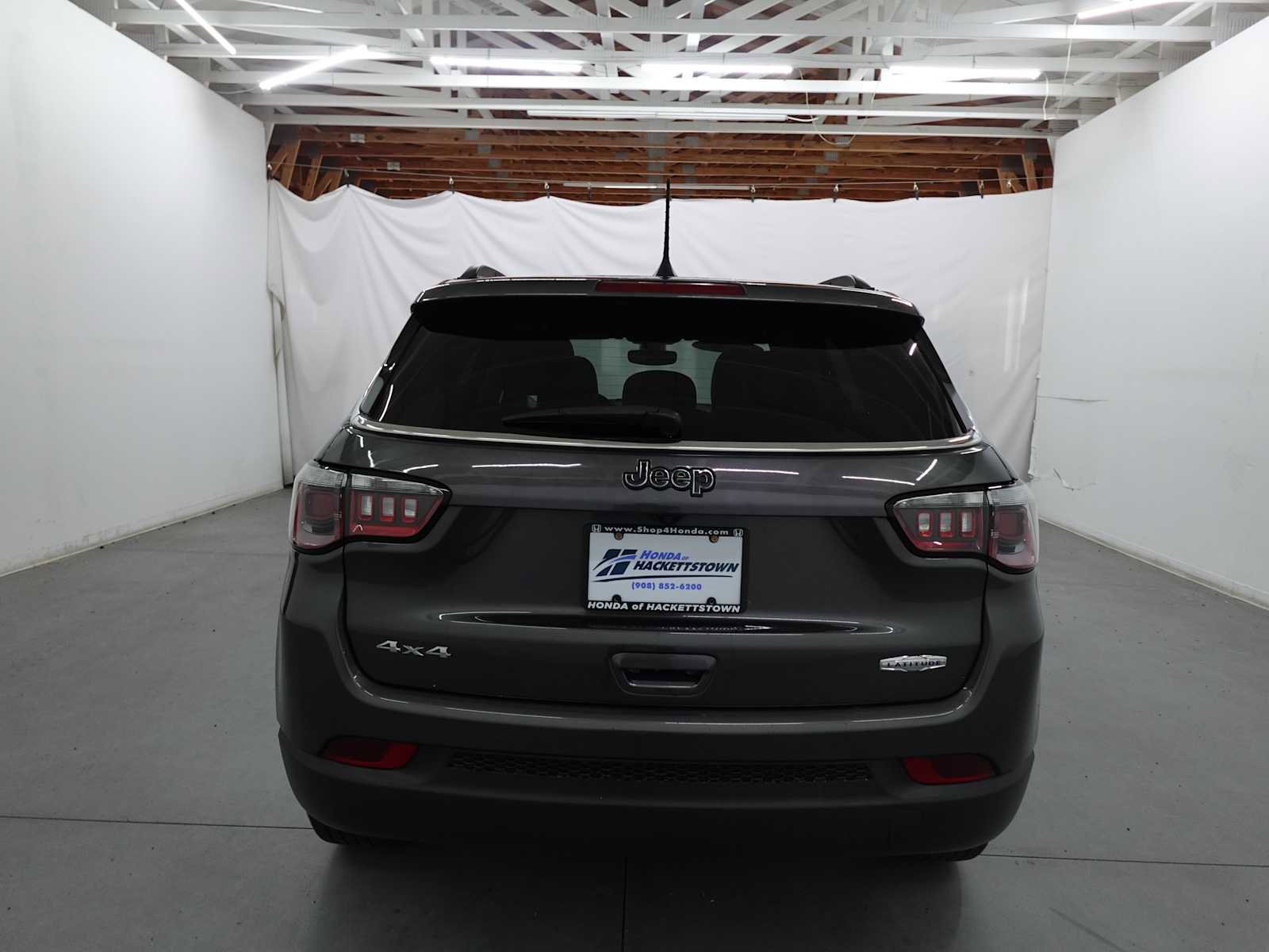Used 2018 Jeep Compass Latitude w/ Popular Equipment Group AWD/4WD image 6