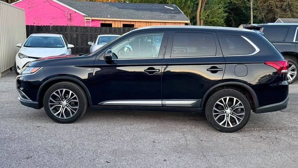 Used 2016 Mitsubishi Outlander GT AWD/4WD image 4