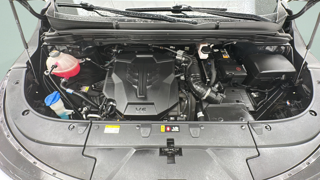 Used 2025 Kia Carnival FWD image 20