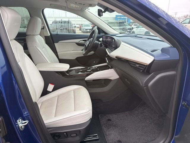 Used 2024 Buick Envision Avenir image 24