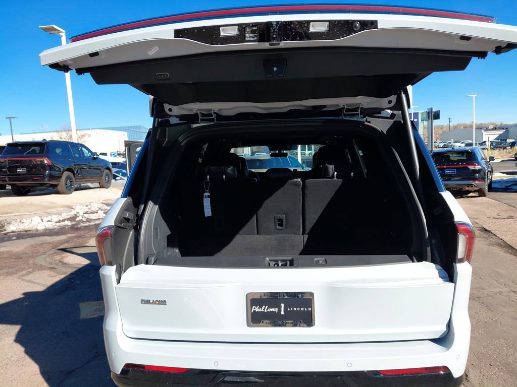 New 2025 Lincoln Navigator Black Label image 24