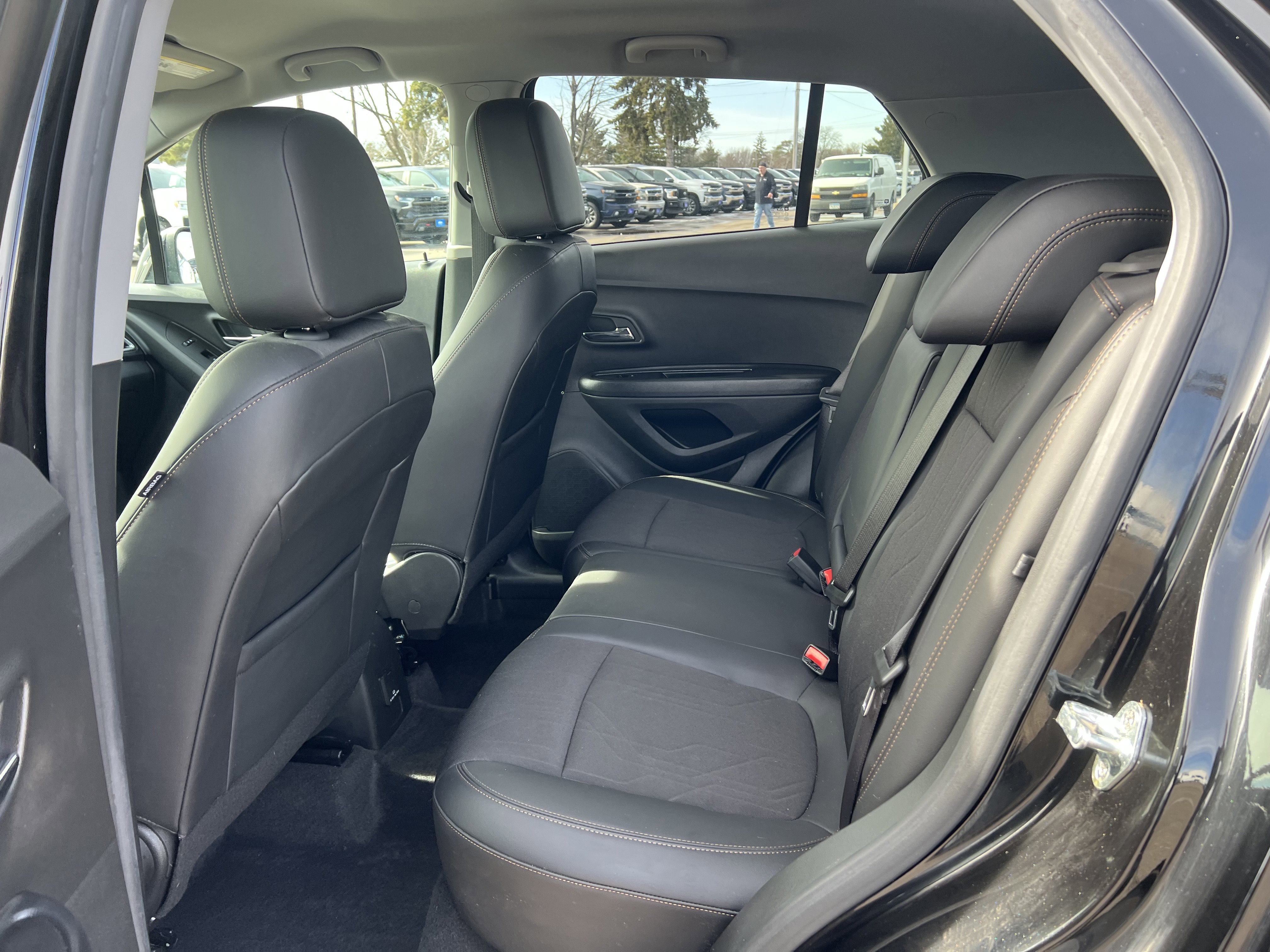 Certified 2022 Chevrolet Trax LT w/ LT Convenience Package image 12