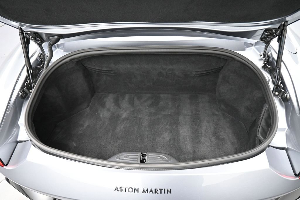 Used 2021 Aston Martin V8 Vantage Roadster RWD image 24