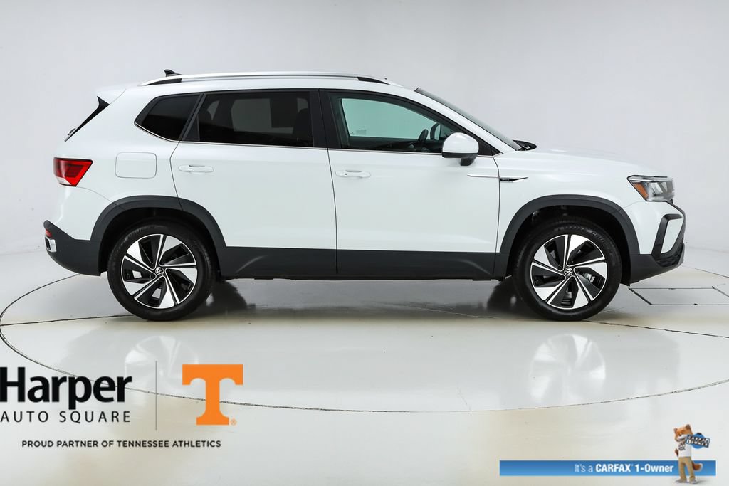 Used 2024 Volkswagen Taos SE w/ Panoramic Sunroof Package AWD/4WD image 10