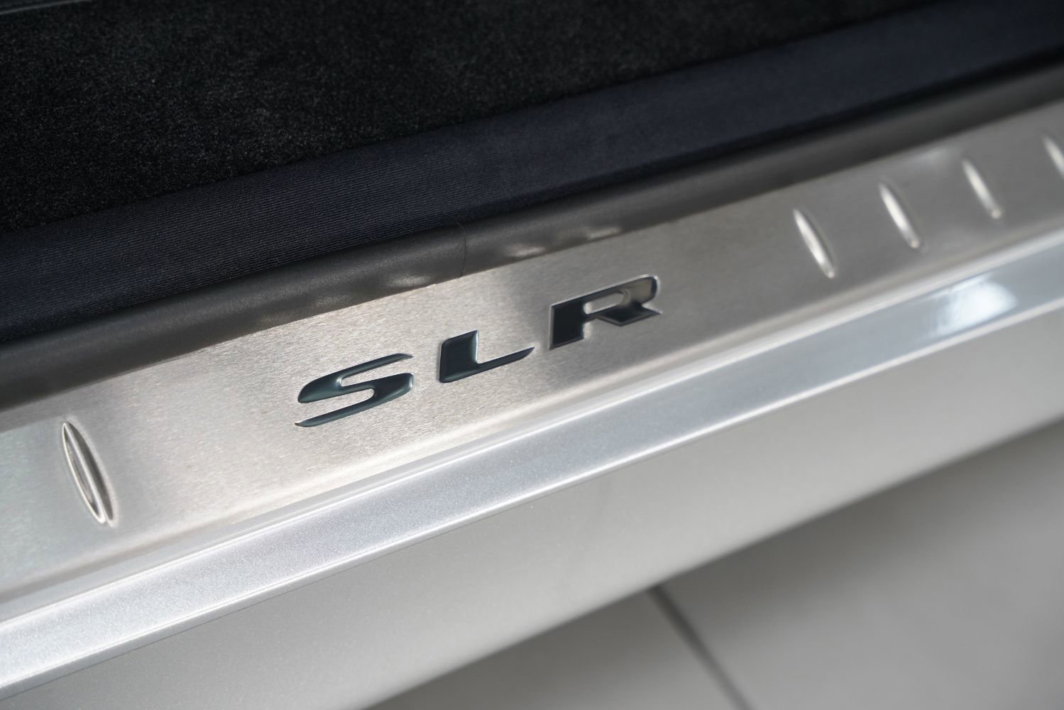 Used 2005 Mercedes-Benz SLR Coupe image 35