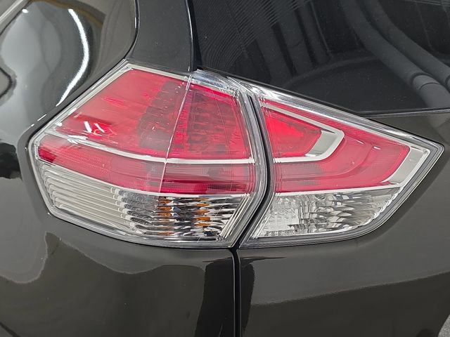 Used 2015 Nissan Rogue SV w/ SV Premium Package AWD/4WD image 30