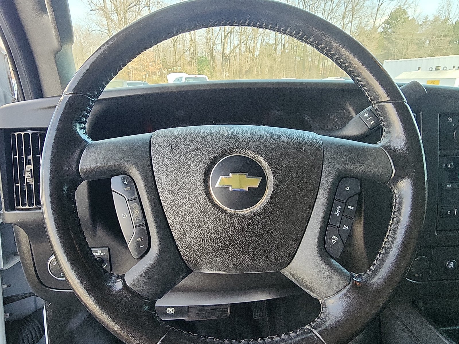 Used 2022 Chevrolet Express 3500 w/ Power Convenience Package RWD image 15