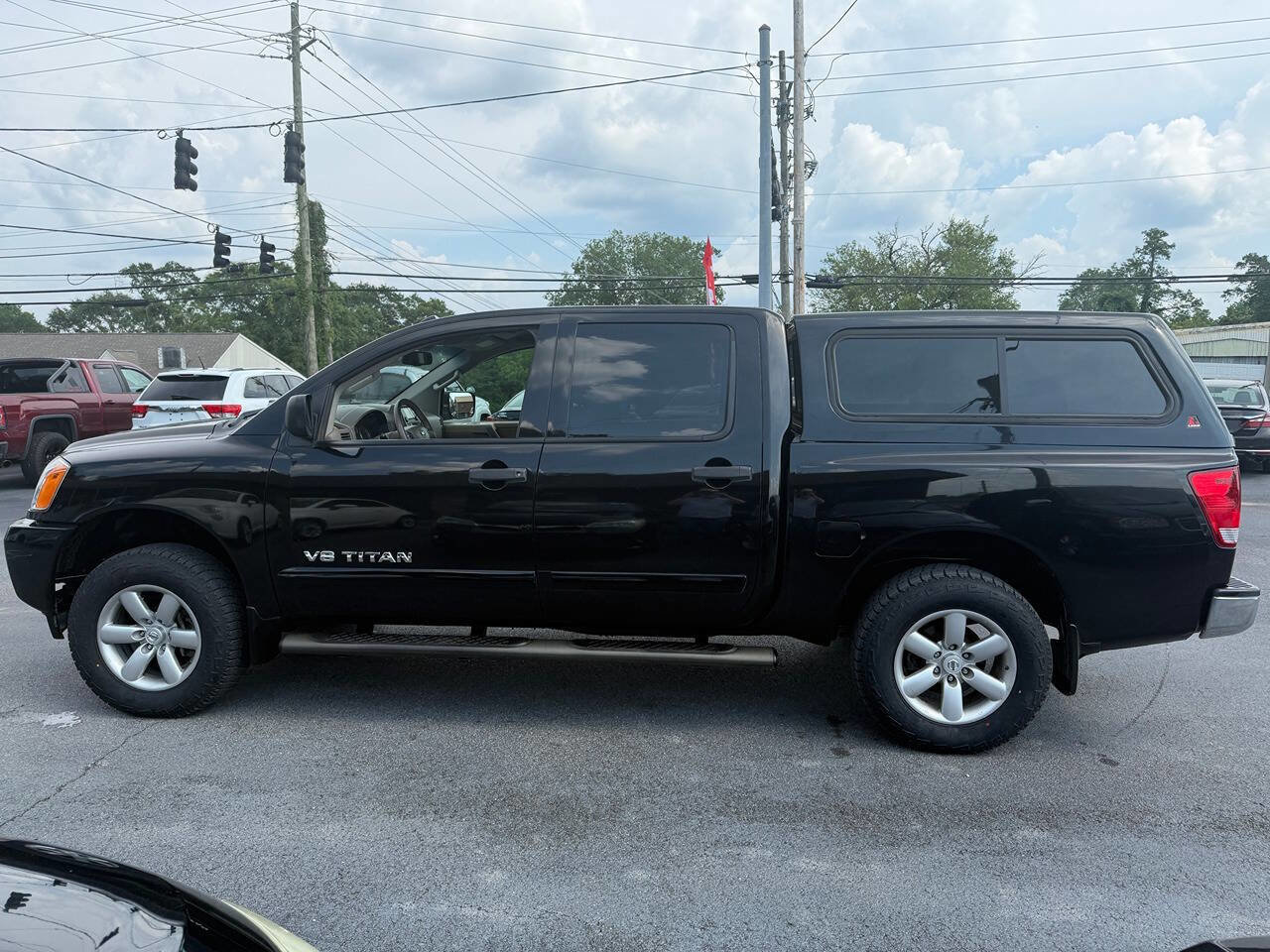 Used 2014 Nissan Titan SV w/ SV Value Truck Package image 7