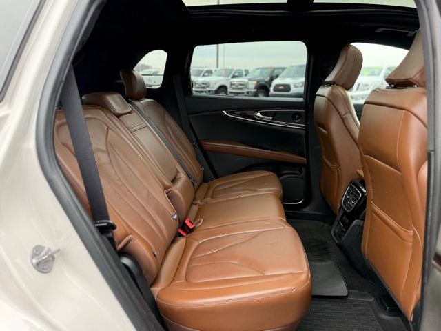 Used 2022 Lincoln Nautilus Reserve w/ Luxury Package image 18