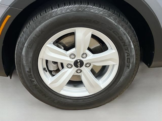Certified 2025 Kia Sorento LX FWD image 31