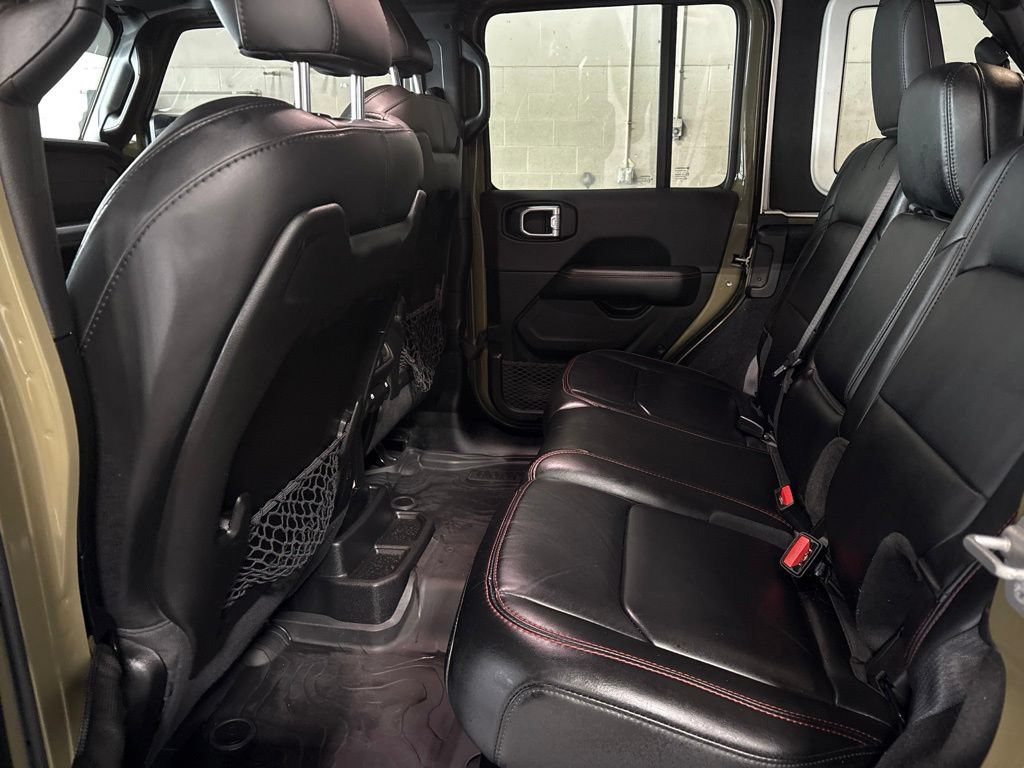 Used 2025 Jeep Wrangler Unlimited Rubicon AWD/4WD image 17