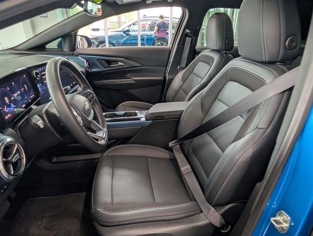 Certified 2025 Chevrolet Equinox EV LT w/ Convenience Package image 6