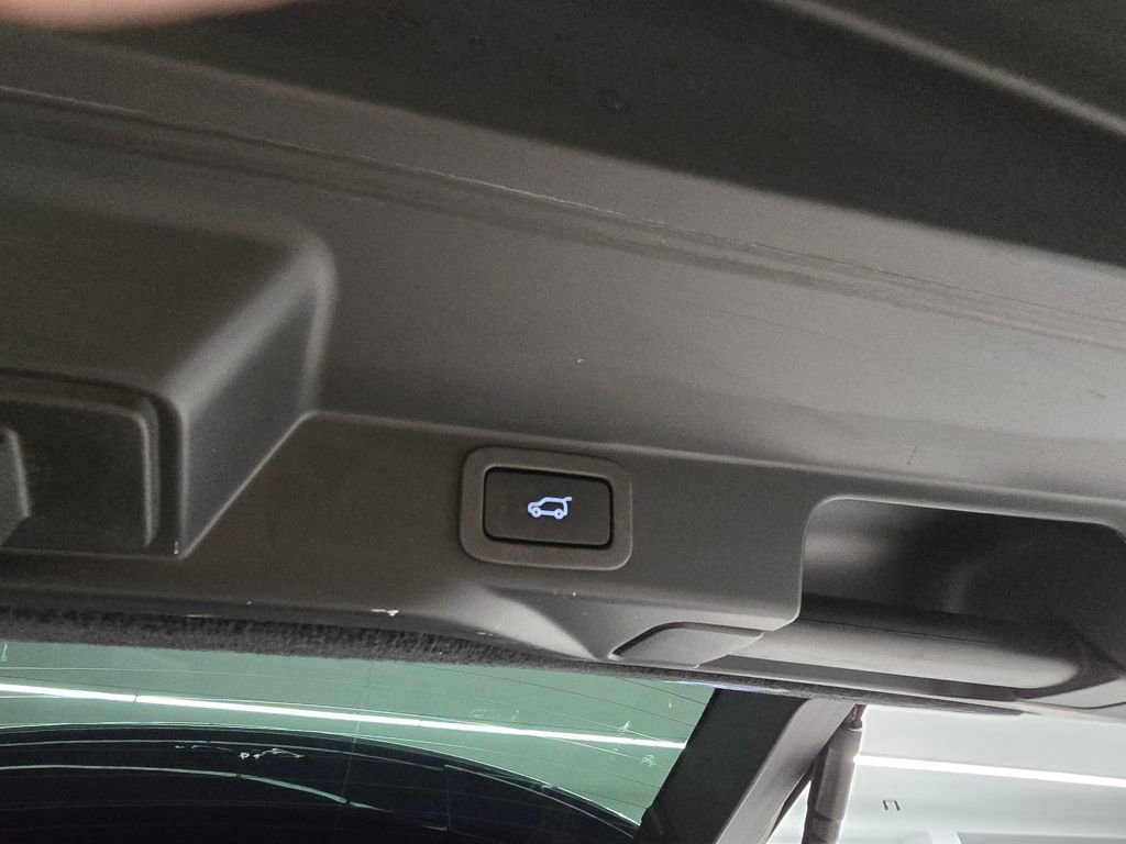 Used 2022 Land Rover Range Rover Sport SVR image 50