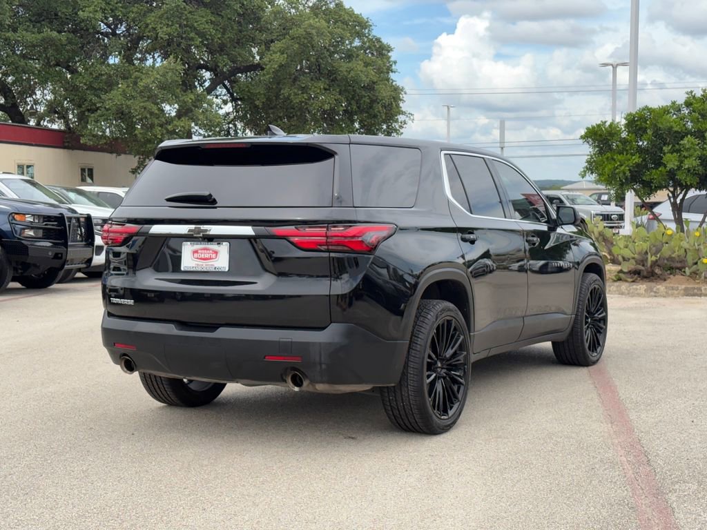 Used 2022 Chevrolet Traverse LS FWD image 5