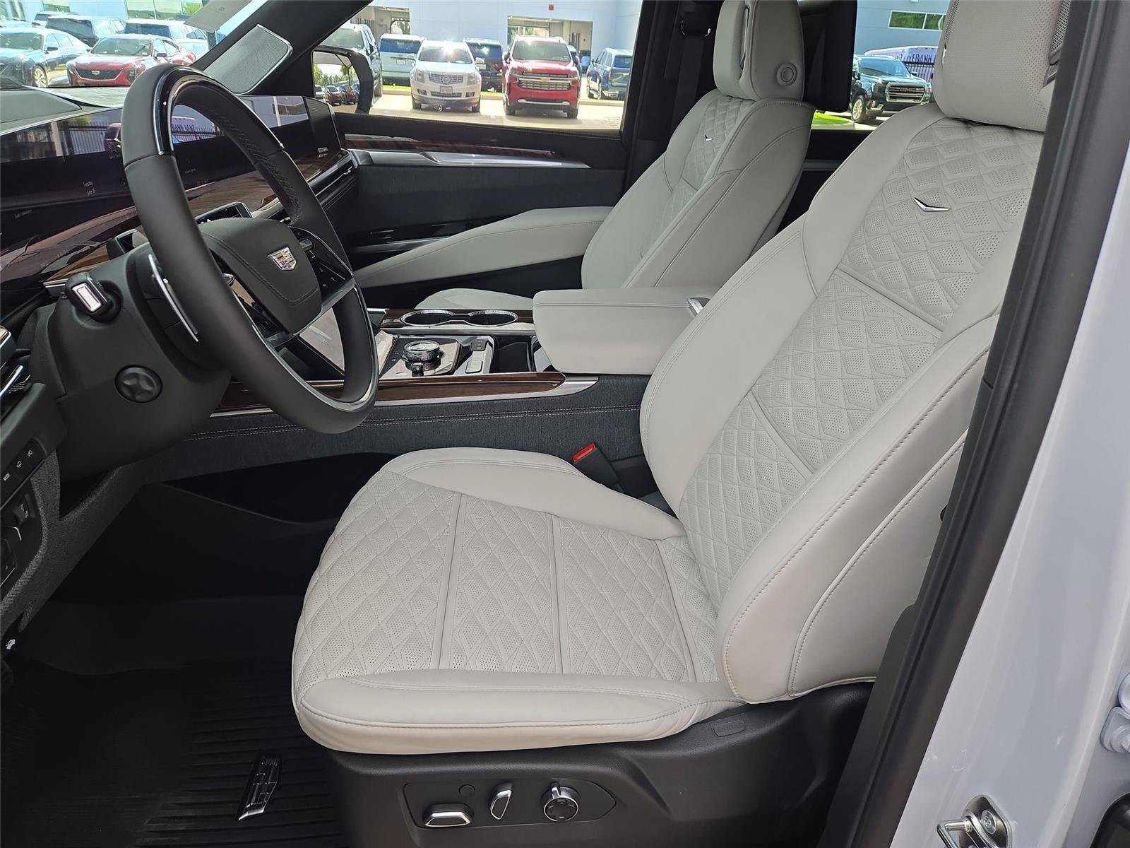 New 2026 Cadillac Escalade Platinum Sport w/ LPO, ONYX Package AWD/4WD image 28