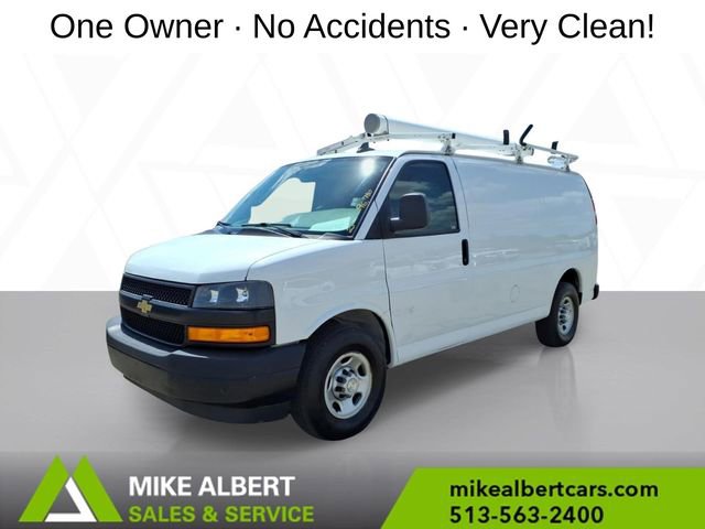 Used 2021 Chevrolet Express 3500 w/ Driver Convenience Package RWD image 3