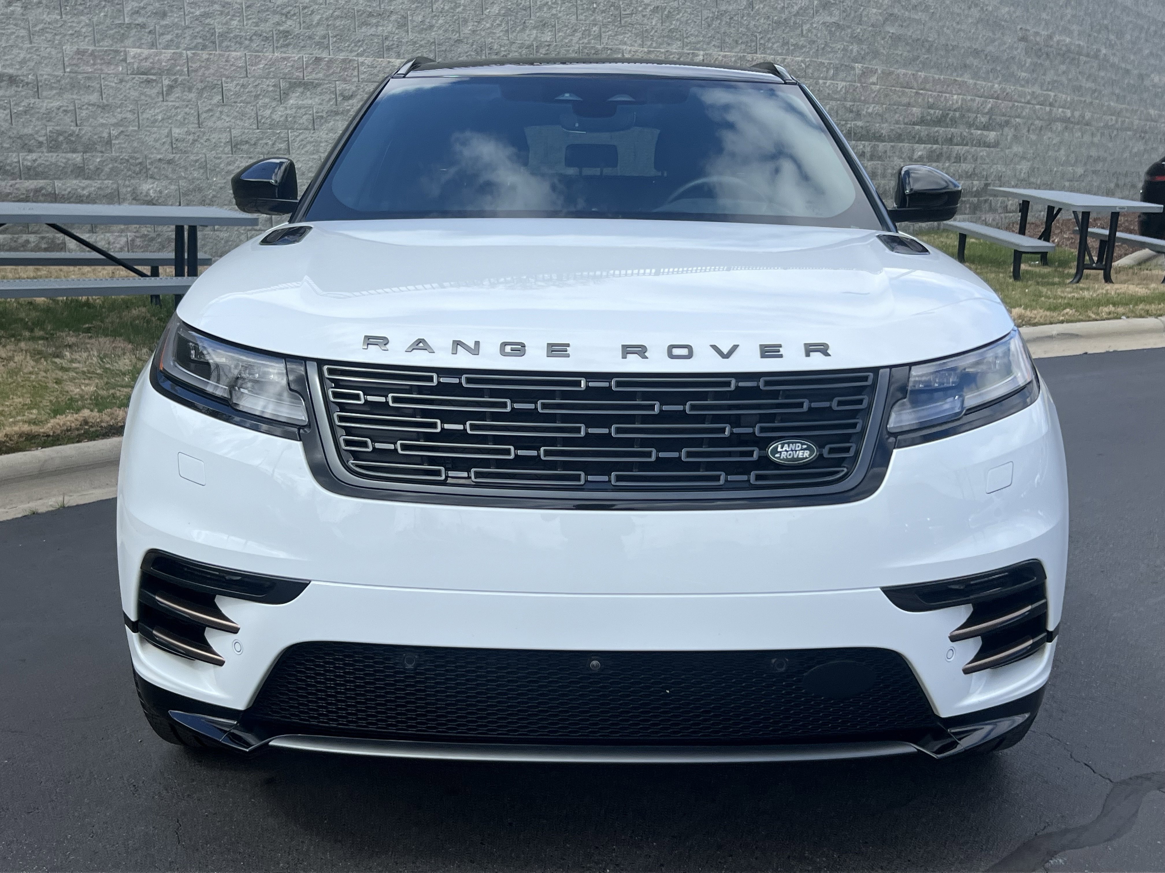 Certified 2025 Land Rover Range Rover Velar Dynamic HSE AWD/4WD image 10