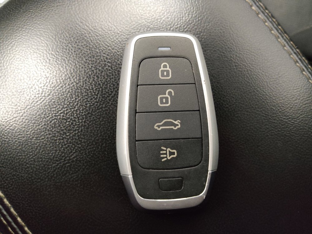 Used 2016 Jeep Grand Cherokee Limited w/ Luxury Group II AWD/4WD image 32