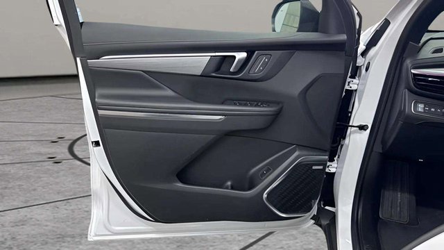 Used 2025 Buick Enclave Preferred image 11