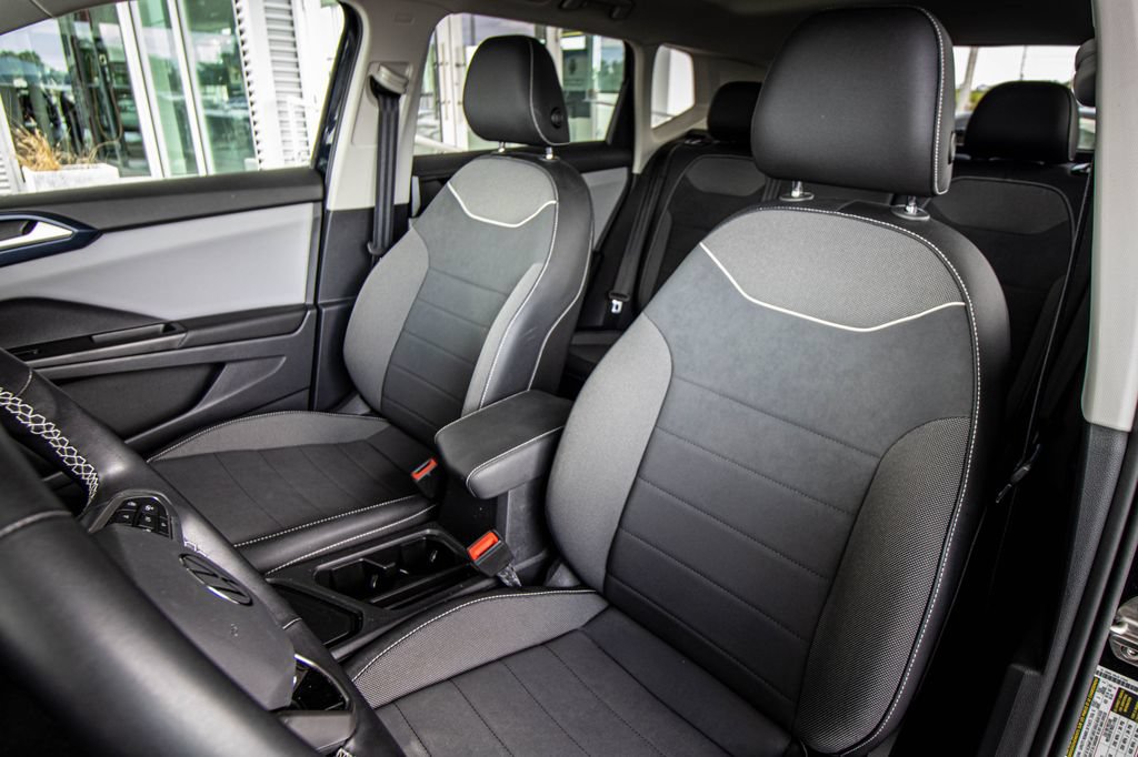 Certified 2023 Volkswagen Taos SE w/ Panoramic Sunroof Package FWD image 24