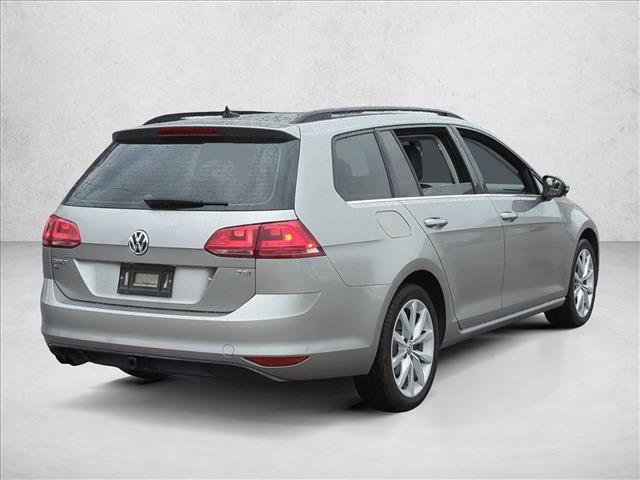 Used 2017 Volkswagen Golf SE image 5