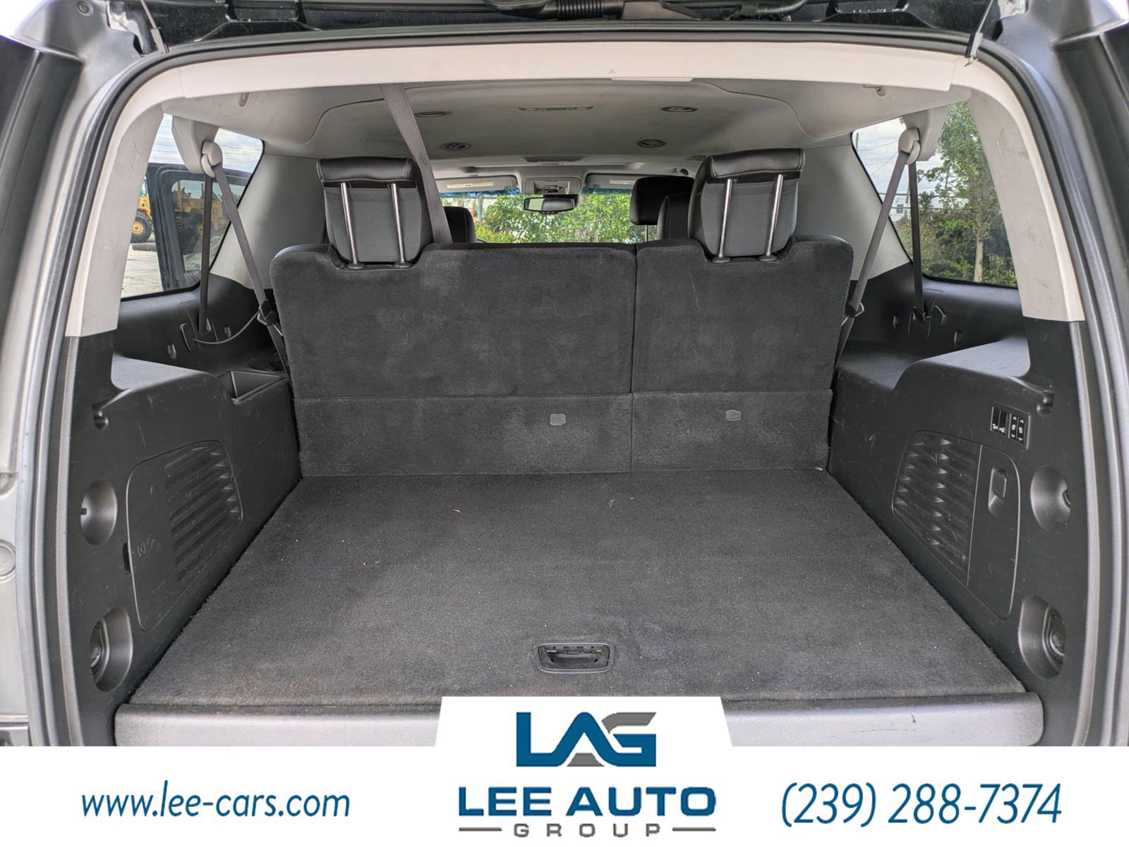 Used 2015 Chevrolet Suburban LTZ RWD image 9