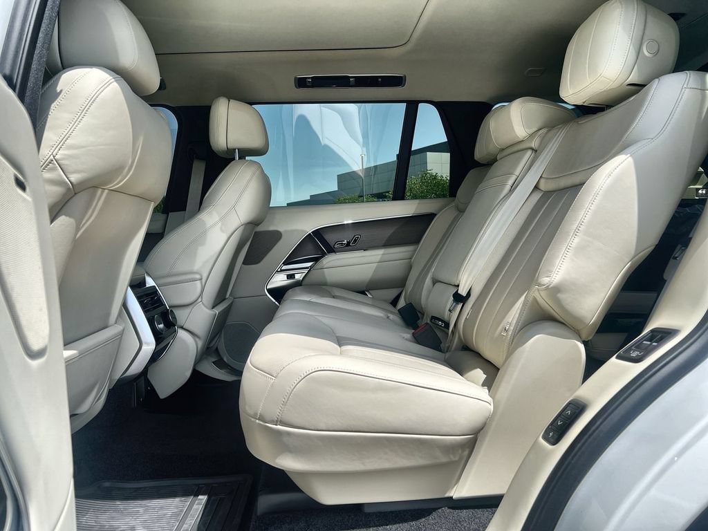New 2026 Land Rover Range Rover Long Wheelbase SE AWD/4WD image 15