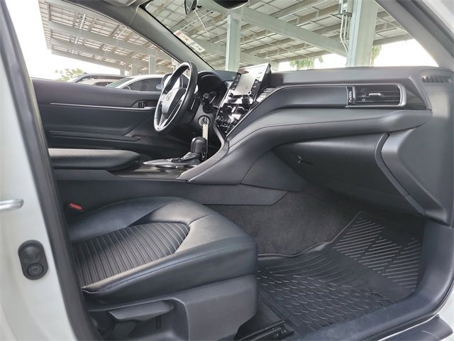 Used 2021 Toyota Camry SE image 20