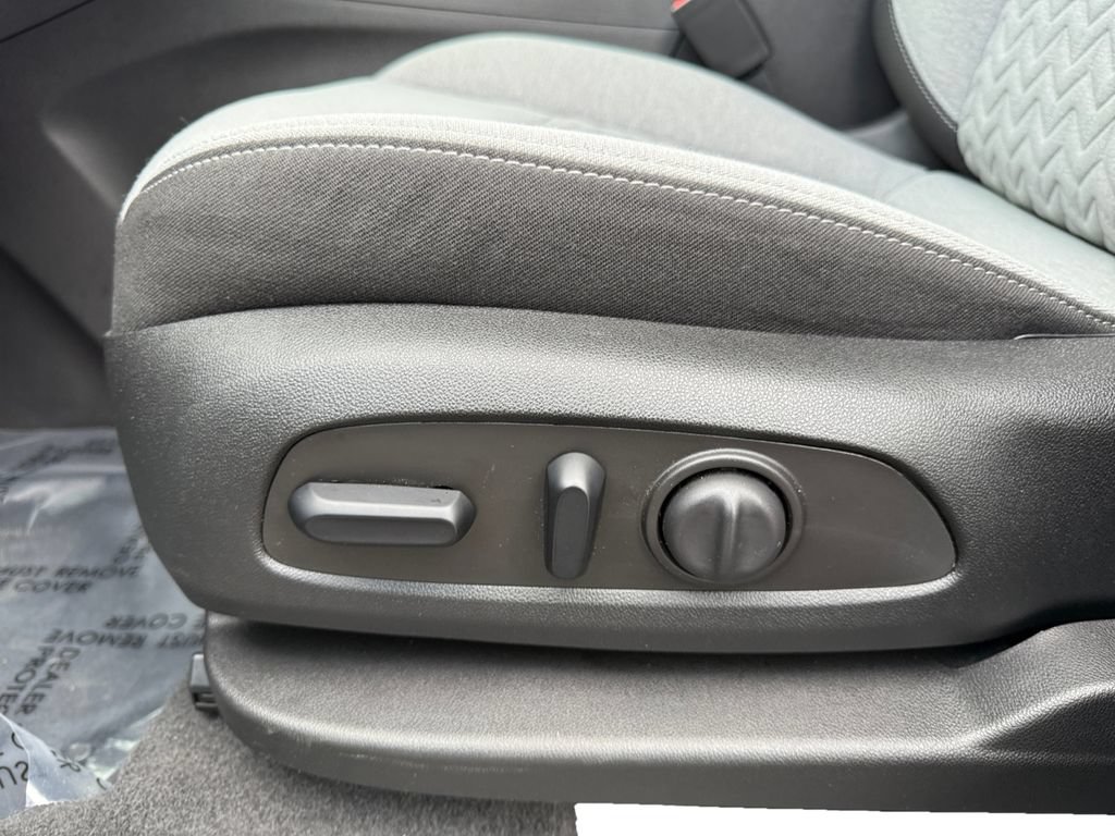 Used 2023 Chevrolet Equinox LS w/ LS Convenience Package AWD/4WD image 10