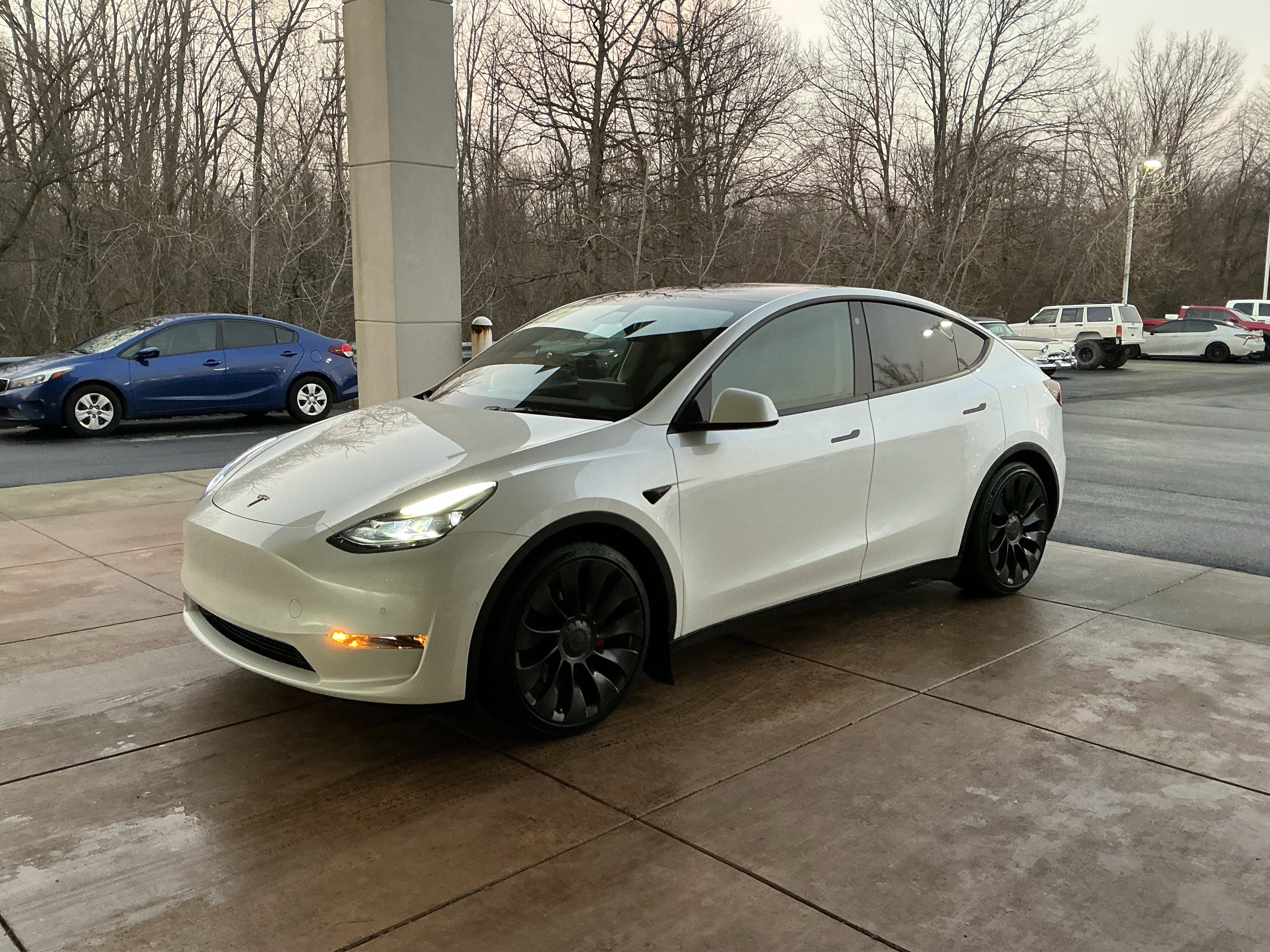 Used 2022 Tesla Model Y Performance image 3