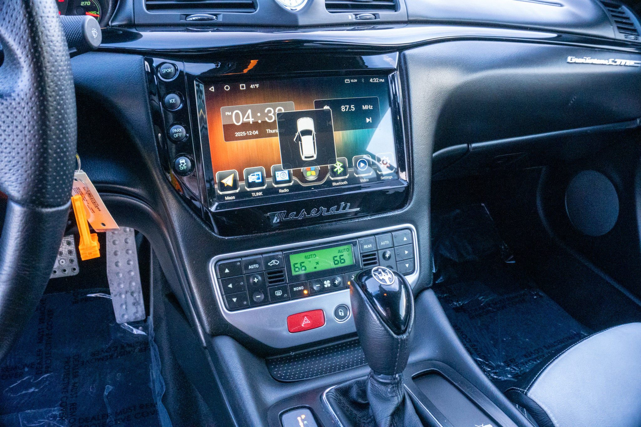 Used 2013 Maserati GranTurismo Sport image 18