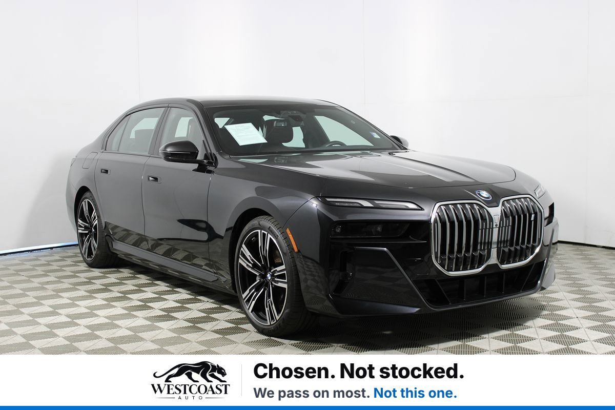 Used 2024 BMW i7 xDrive60 AWD/4WD image 1