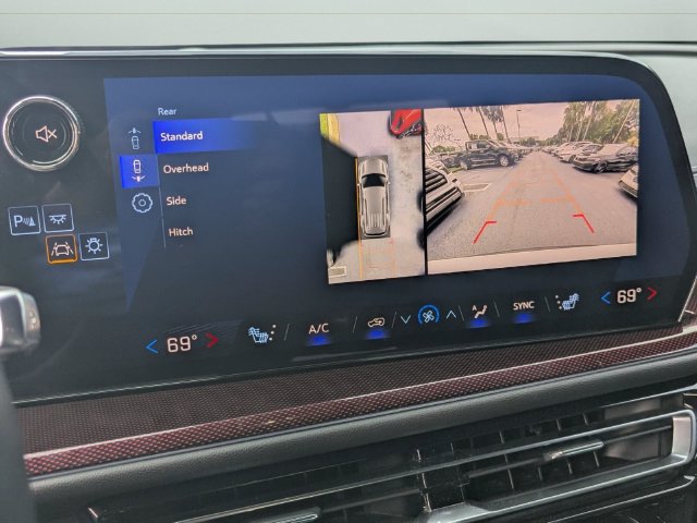 Used 2024 Chevrolet Traverse Z71 w/ Enhanced Driving Package AWD/4WD image 23