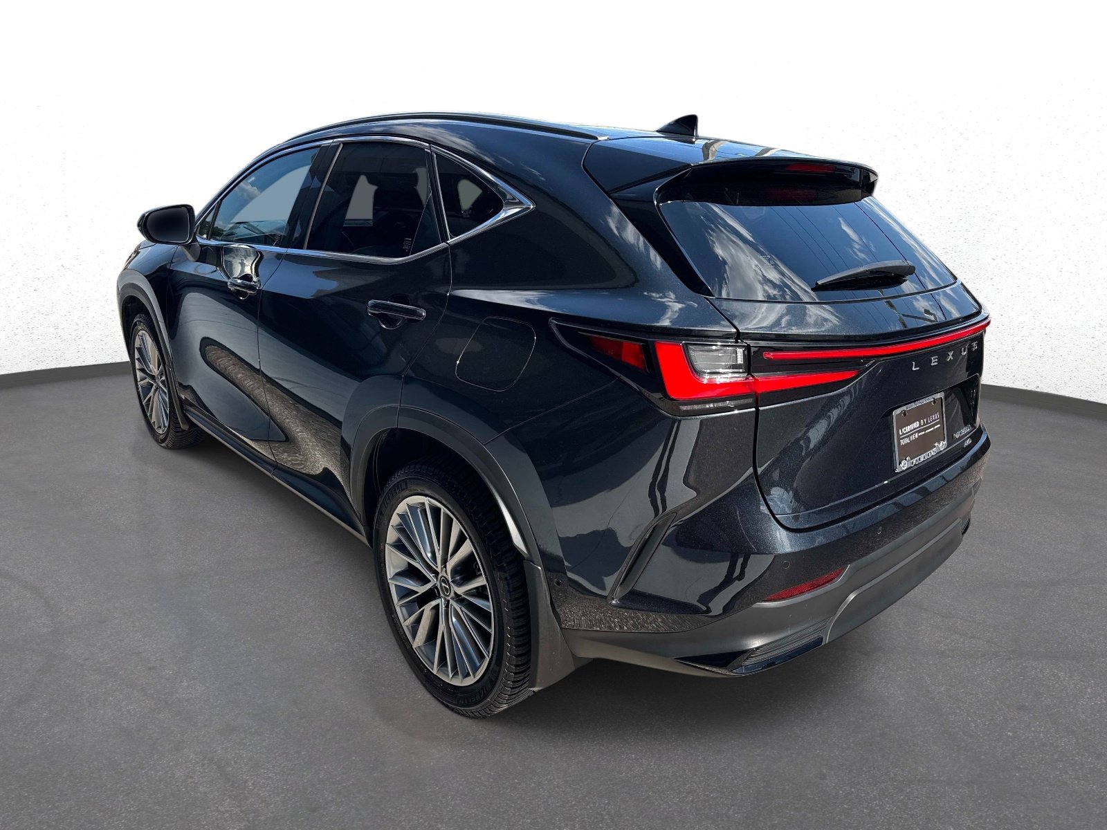 Certified 2022 Lexus NX 350h AWD image 5
