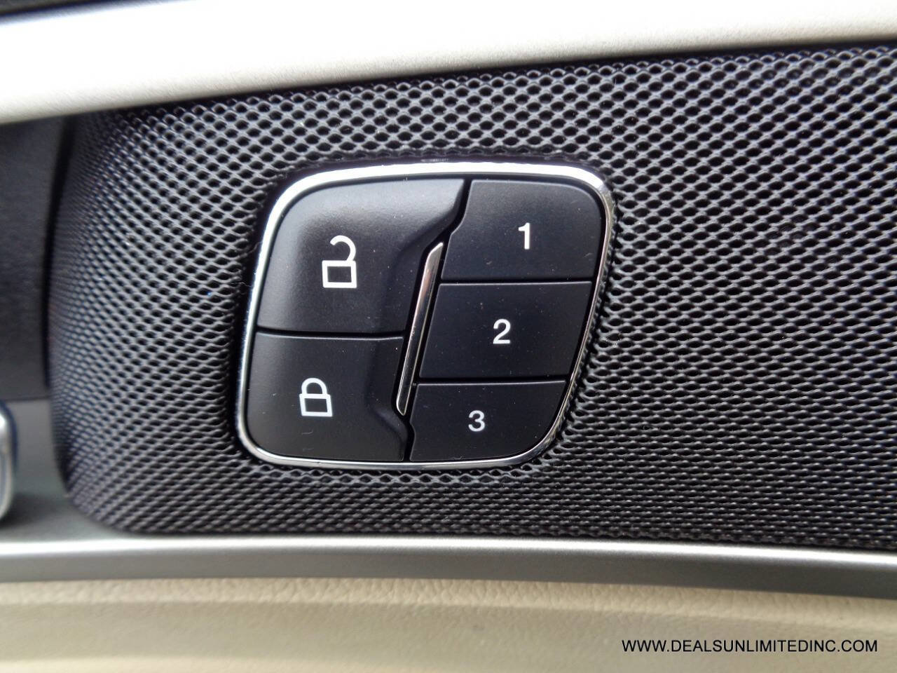 Used 2014 Ford Fusion SE w/ Equipment Group 202A FWD image 11