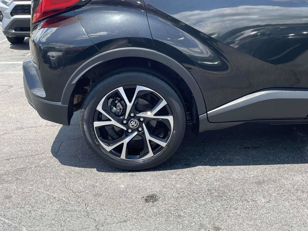 Used 2022 Toyota C-HR XLE FWD image 8