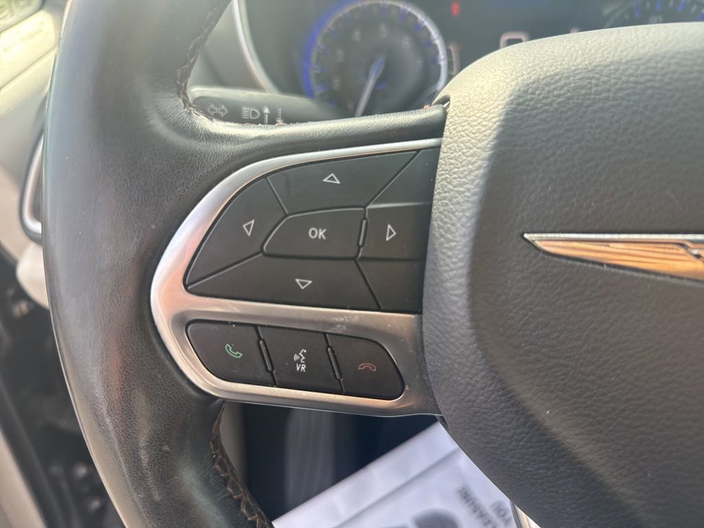 Used 2020 Chrysler Pacifica Touring-L Plus image 23