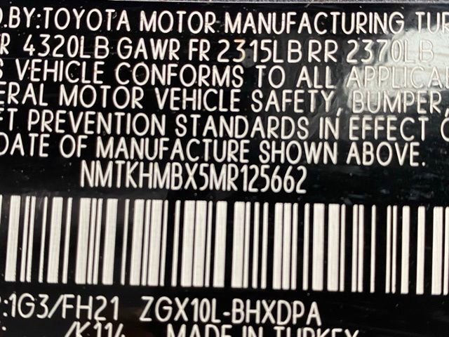 Used 2021 Toyota C-HR LE image 28