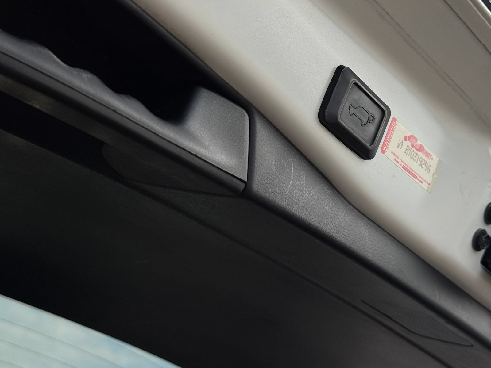 Used 2022 Toyota RAV4 XLE Premium AWD/4WD image 29