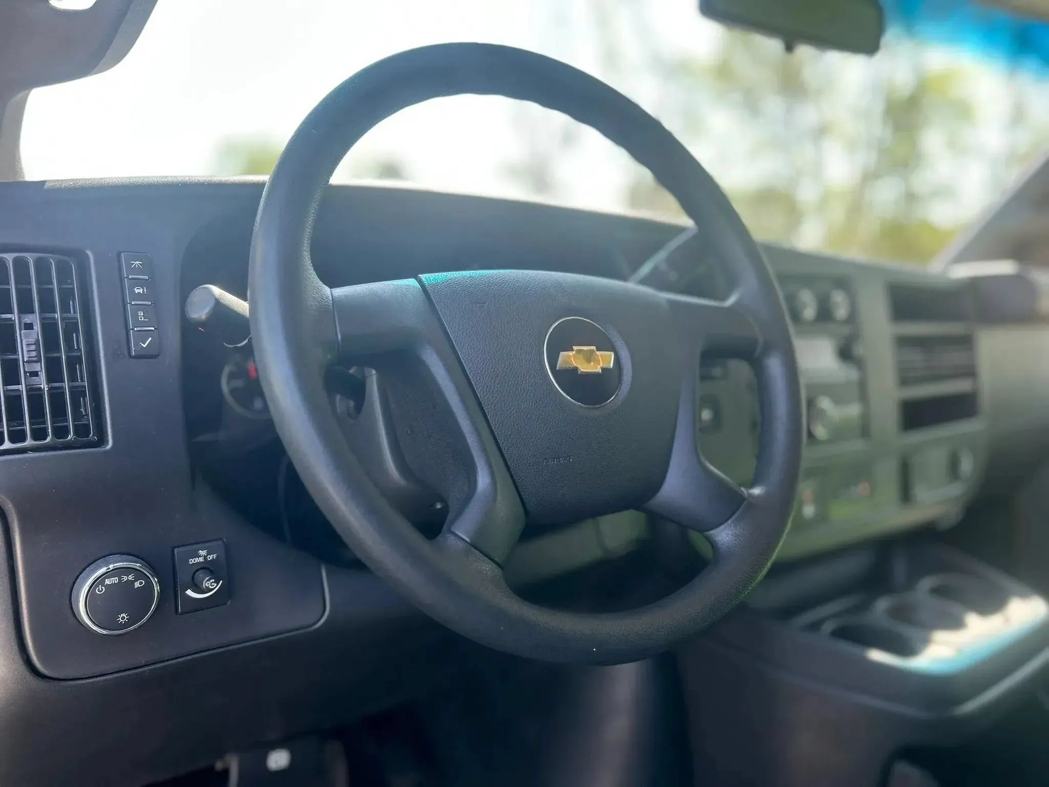 Used 2023 Chevrolet Express 2500 RWD image 10
