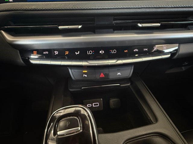 Certified 2025 Cadillac XT4 Premium Luxury AWD/4WD image 4
