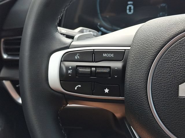 Certified 2025 Kia Sportage EX AWD/4WD image 20