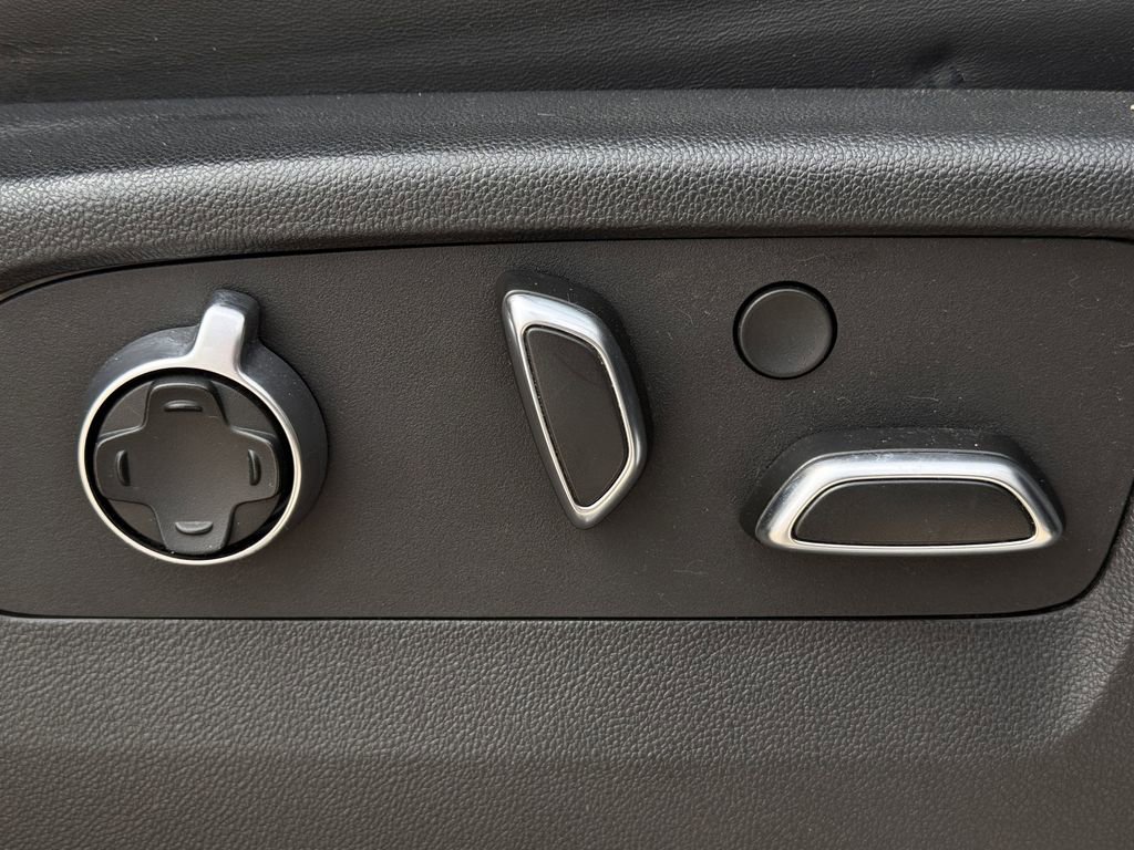 Used 2024 GMC Sierra 3500 Denali Ultimate image 29