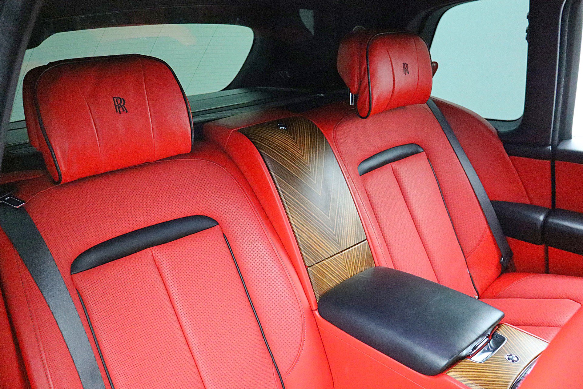 Used 2019 Rolls-Royce Cullinan AWD/4WD image 39