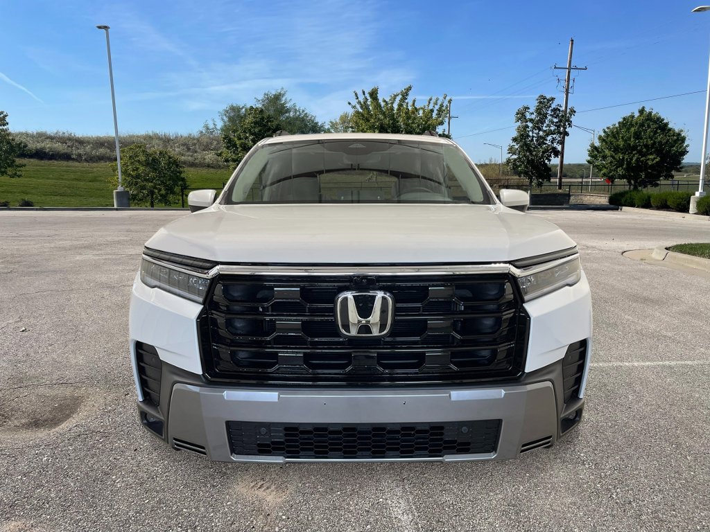 New 2026 Honda Pilot Touring image 10