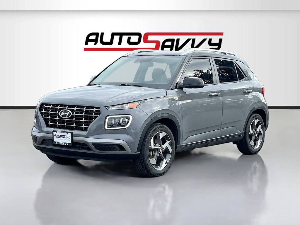 Used 2023 Hyundai Venue Limited image 3