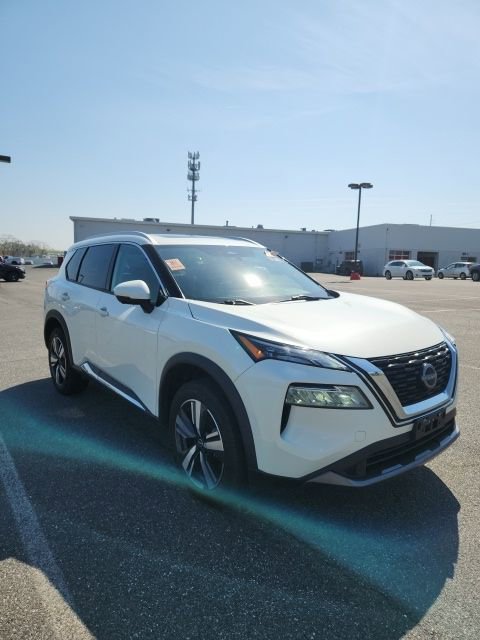 Used 2023 Nissan Rogue SL image 1