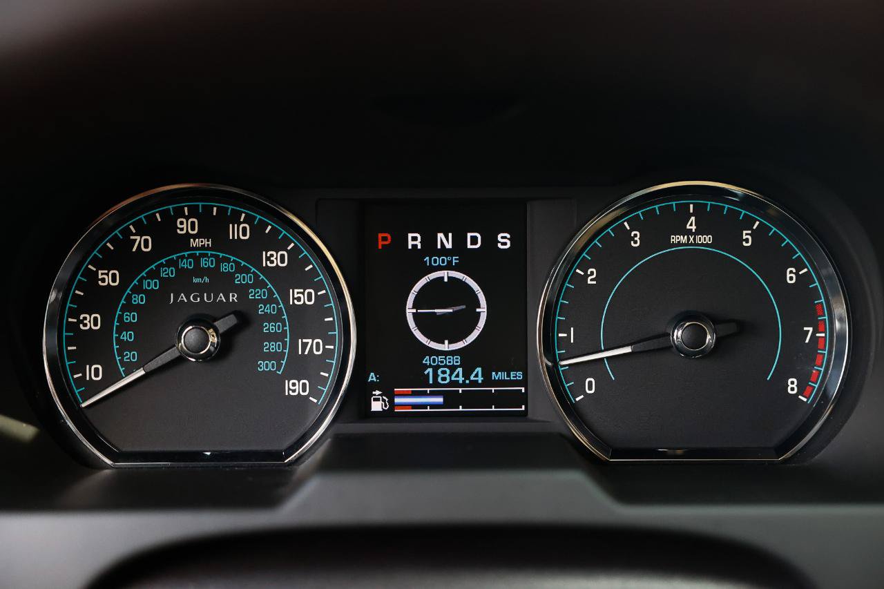 Used 2012 Jaguar XF Portfolio RWD image 30