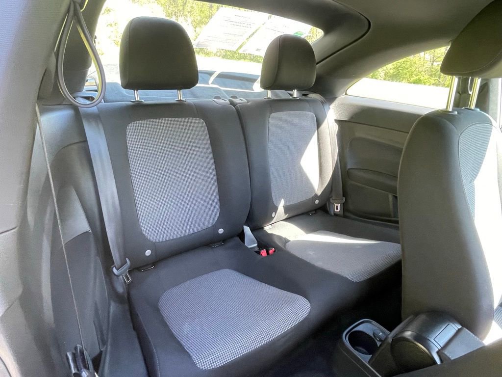 Used 2019 Volkswagen Beetle 2.0T S FWD image 14